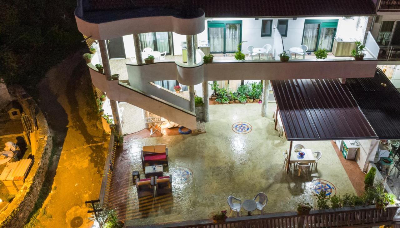 Apartments Ishmi In Center Of Ulcinj Exterior photo