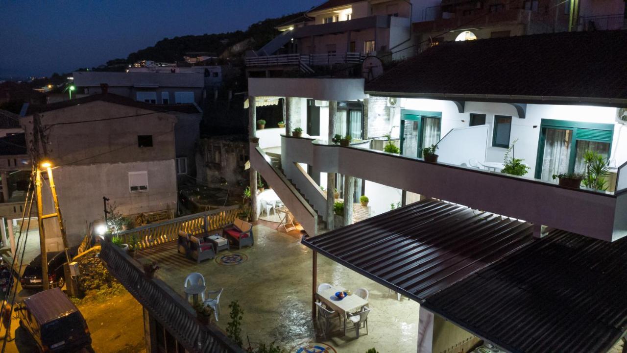 Apartments Ishmi In Center Of Ulcinj Exterior photo