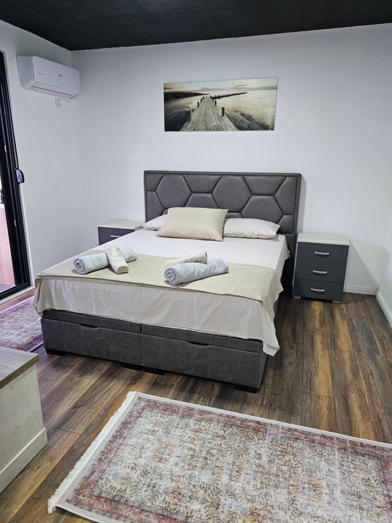 Apartments Ishmi In Center Of Ulcinj Exterior photo